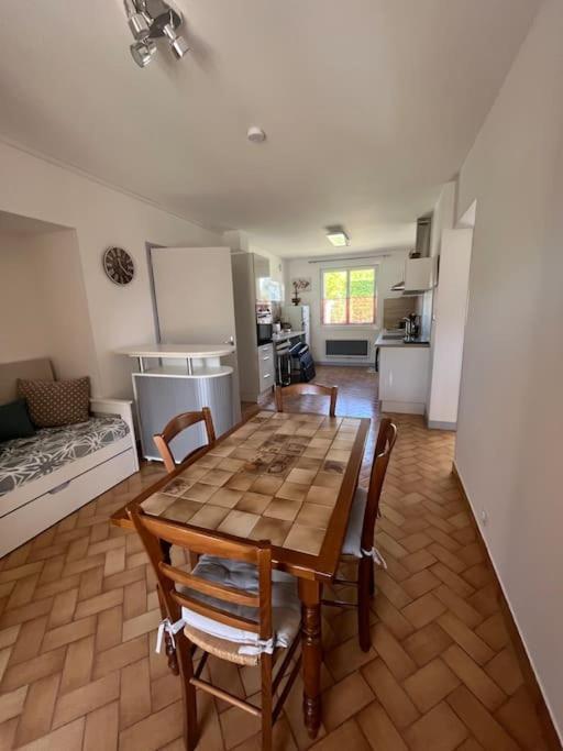 Apartment En Rez De Jardin -terrasse-2 Chambres-parking *